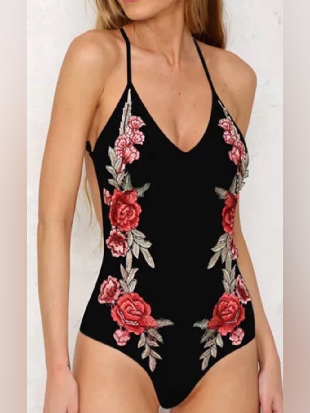 NWT Stella Luce Black Floral Embroidered Strappy Women’s Top M